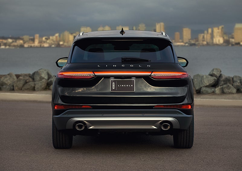 The rear lighting of the 2024 Lincoln Corsair® SUV spans the entire width of the vehicle. | Boulevard Lincoln in Georgetown DE
