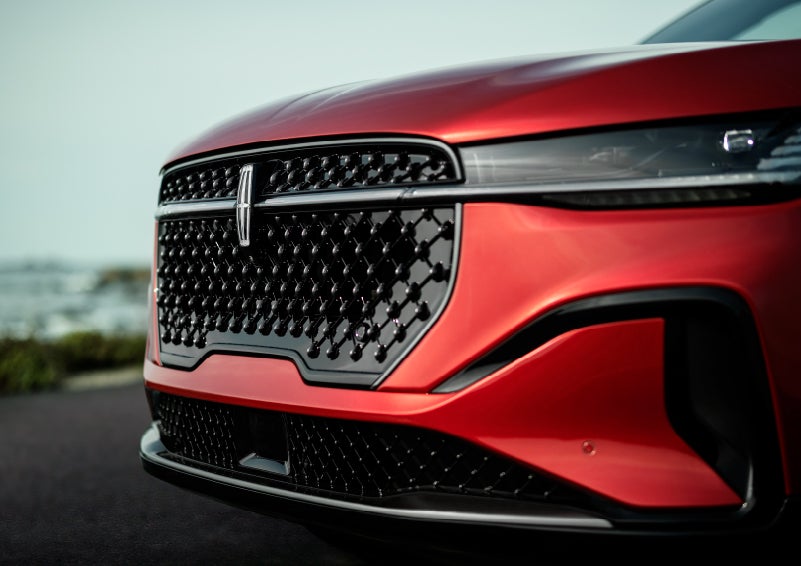 The sleek grille of a 2024 Lincoln Nautilus® SUV with the available Jet Appearance Package makes a bold statement. | Boulevard Lincoln in Georgetown DE